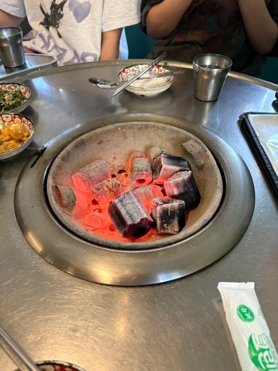 Plate of Sancheong black pork raw ribs, 400g