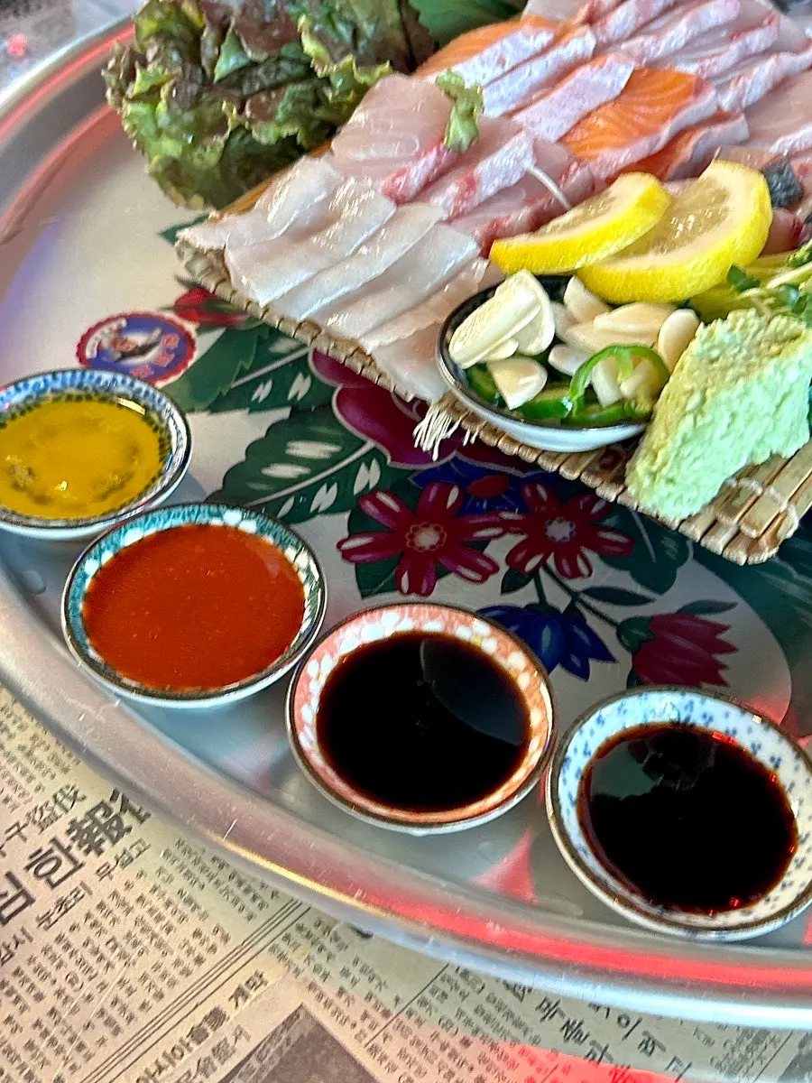 The large aged raw fish platter spread at Neoul