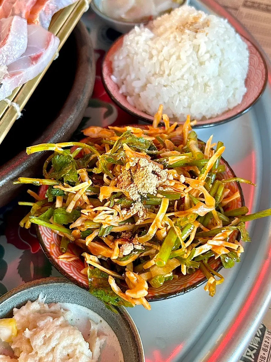 Soybean-powder minari salad served with the aged raw fish