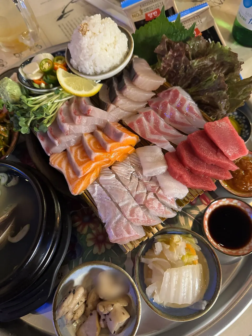 Small aged sashimi platter spread at Neoul Gongdeok Direct Branch
