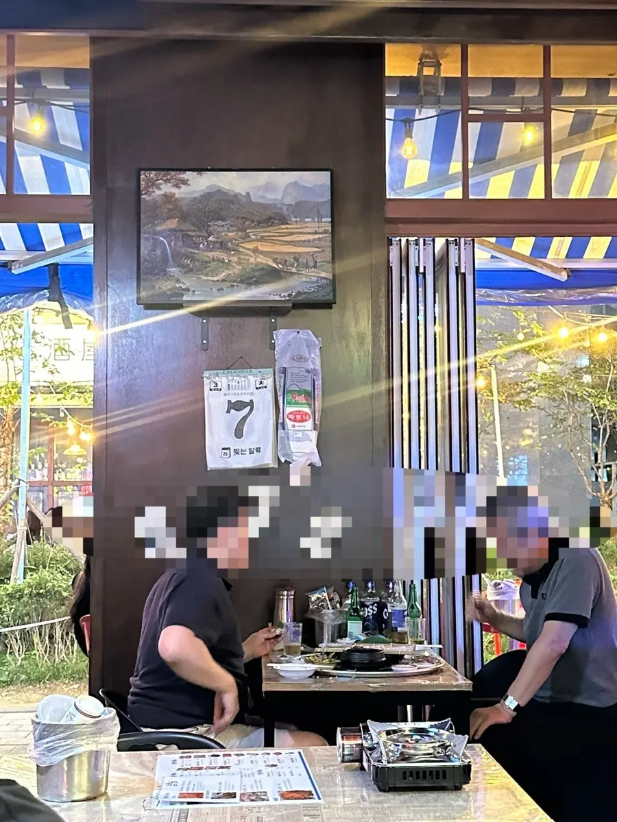 Retro-style interior of the seafood pojang restaurant