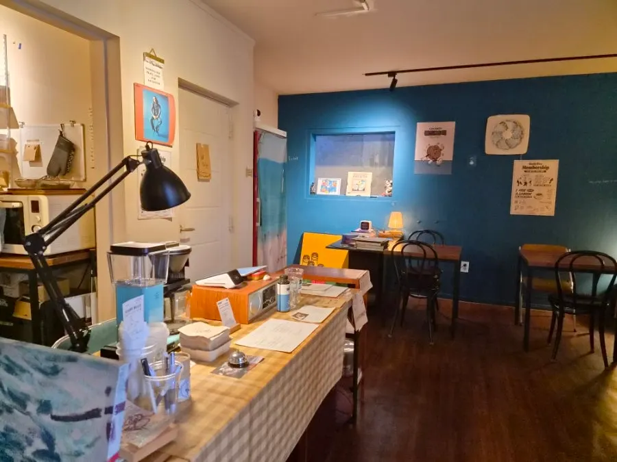 너디블루 버로우 소파 좌석