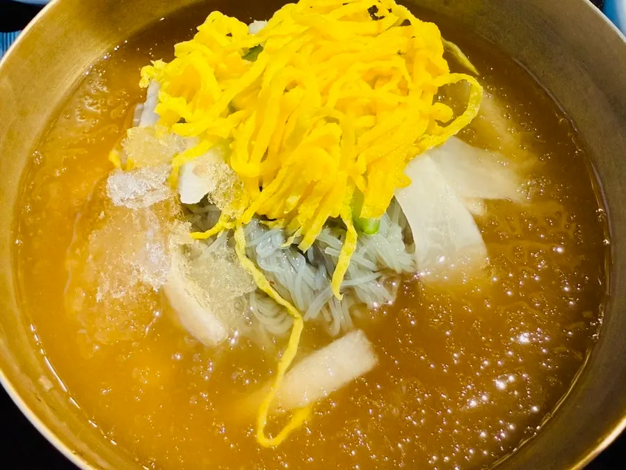 살얼음 육수의 물냉면