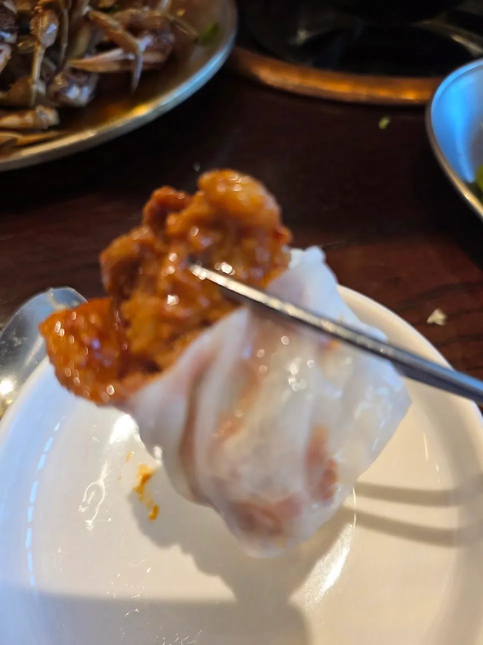 식사 중인 테이블 풍경