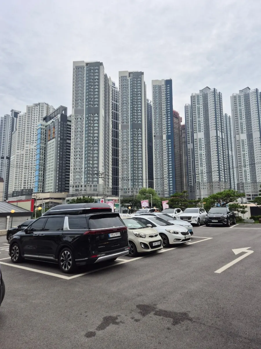늘고기집 이천본점 단독 건물 외관과 플래카드