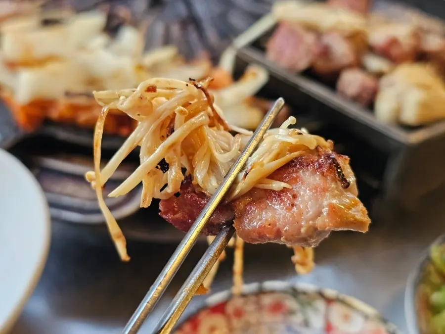 채소와 반찬을 담을 수 있는 셀프코너