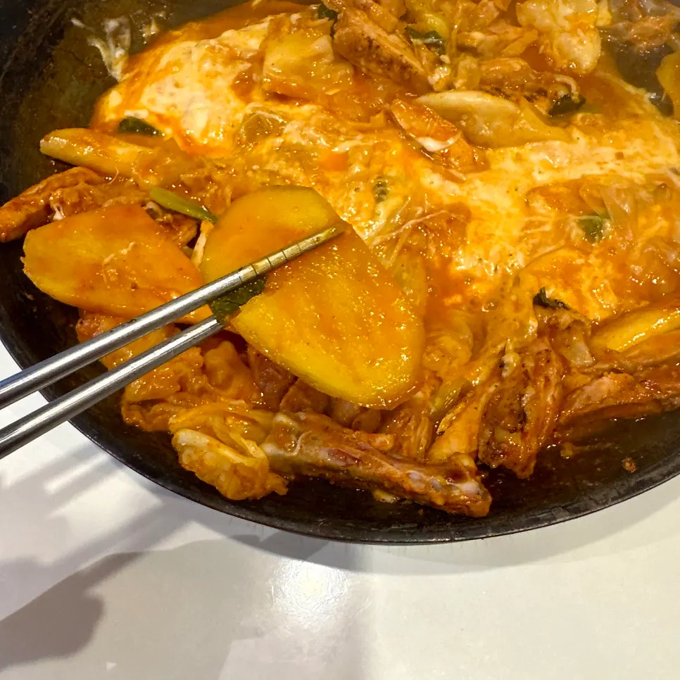 식사를 마친 느루집 테이블