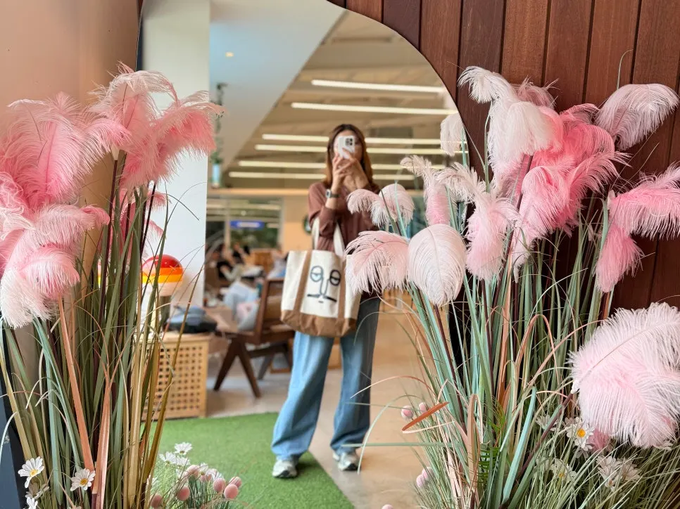 Waiting time outside at Nillai Gimpo Branch