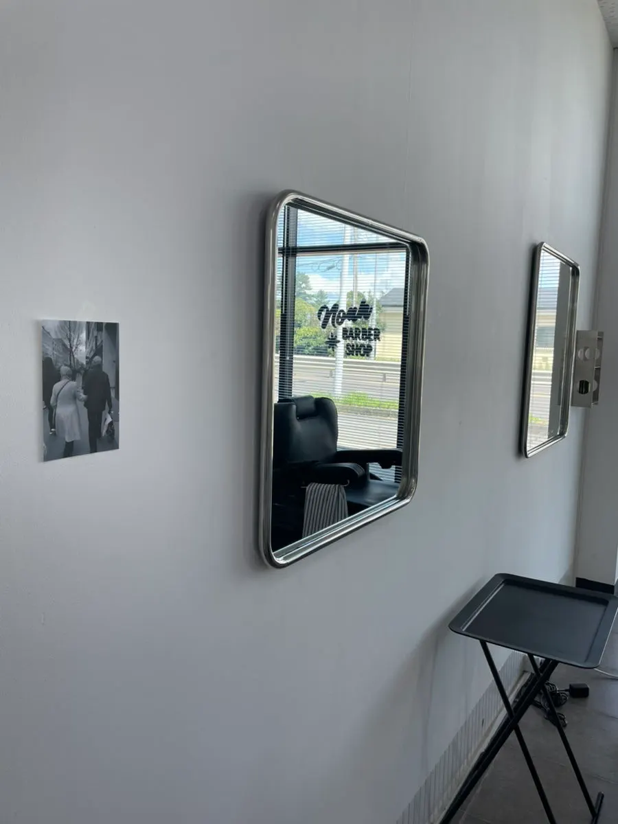 1:1 consultation space at Noah Barbershop Jeju