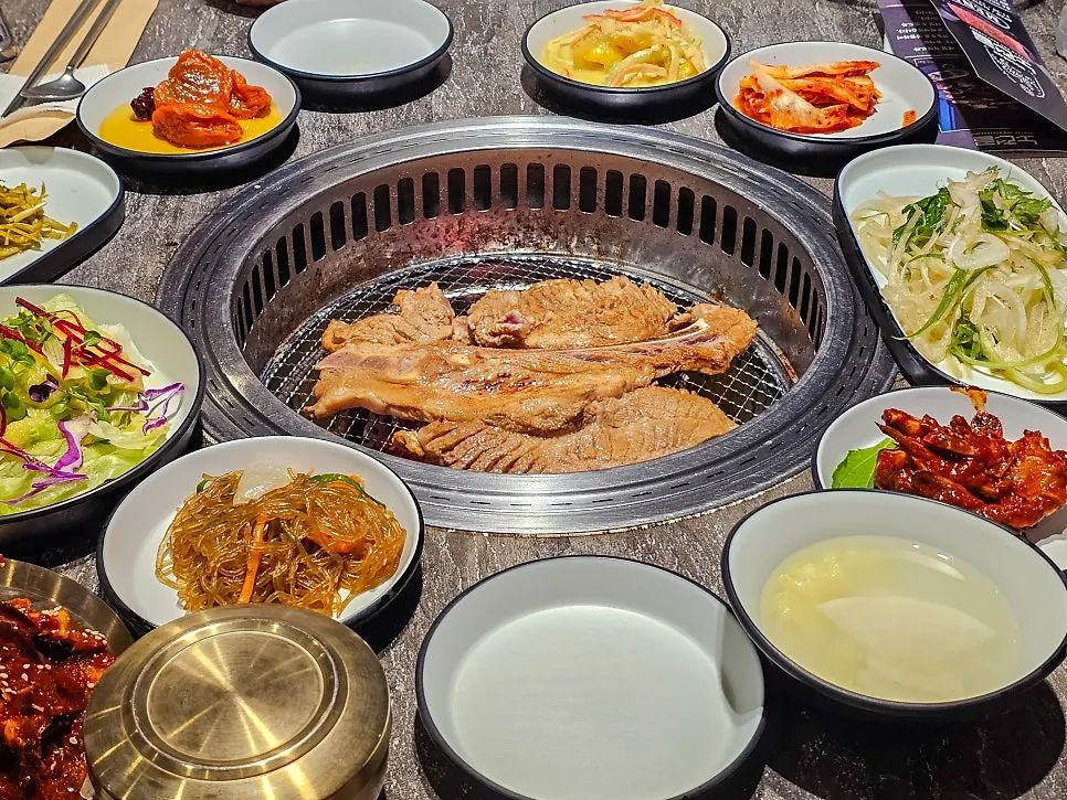 Dinner scene at Bupyeong meat restaurant Nocheongol Bupyeong Main Branch