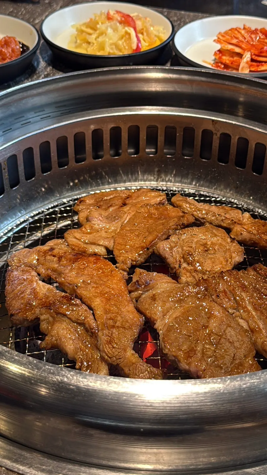 숯불에 구워지는 한돈양념갈비
