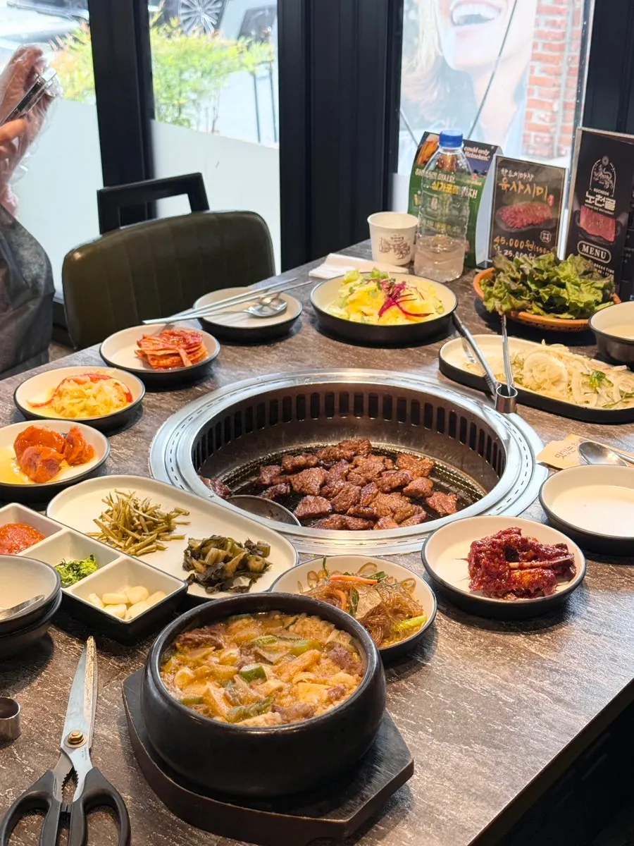 타르타르처럼 플레이팅된 시그니처 한우육회