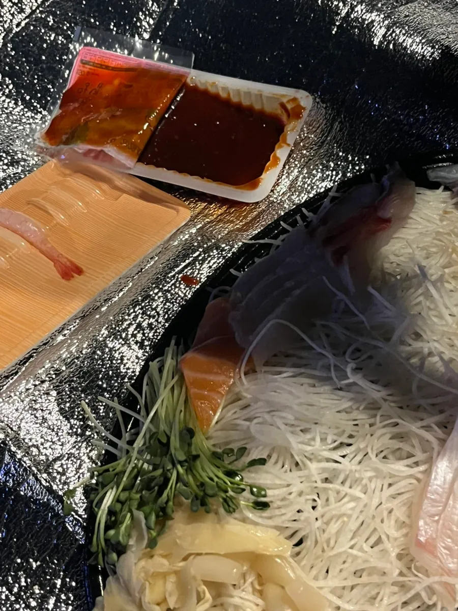 Free sweet sea shrimp served as a bonus