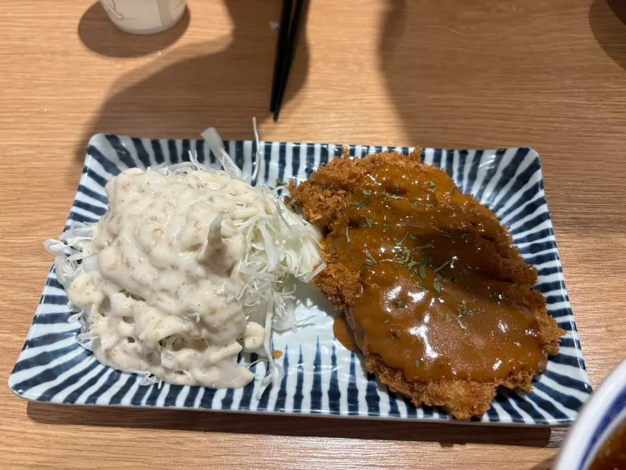 Buckwheat soba and pork cutlet set components