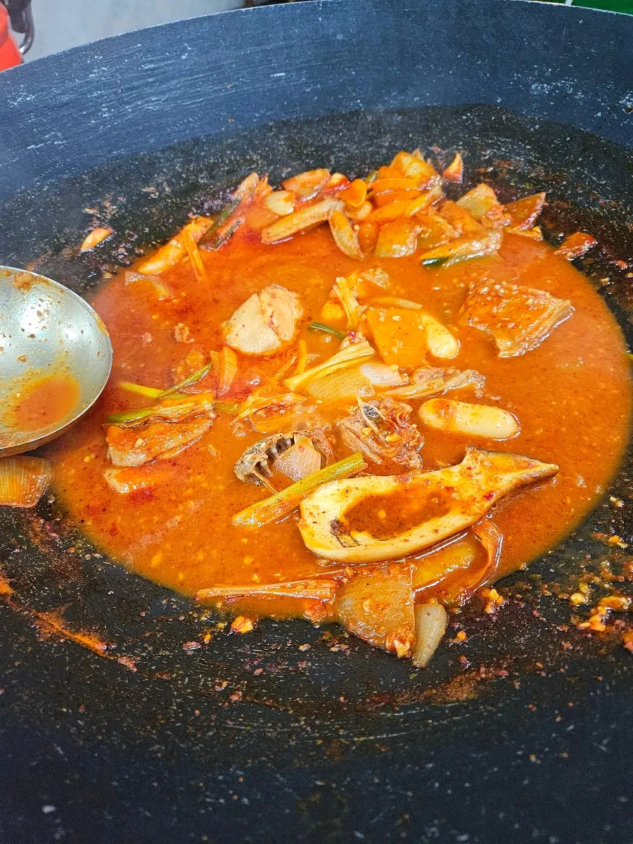 푸짐하게 남은 닭도리탕 재료