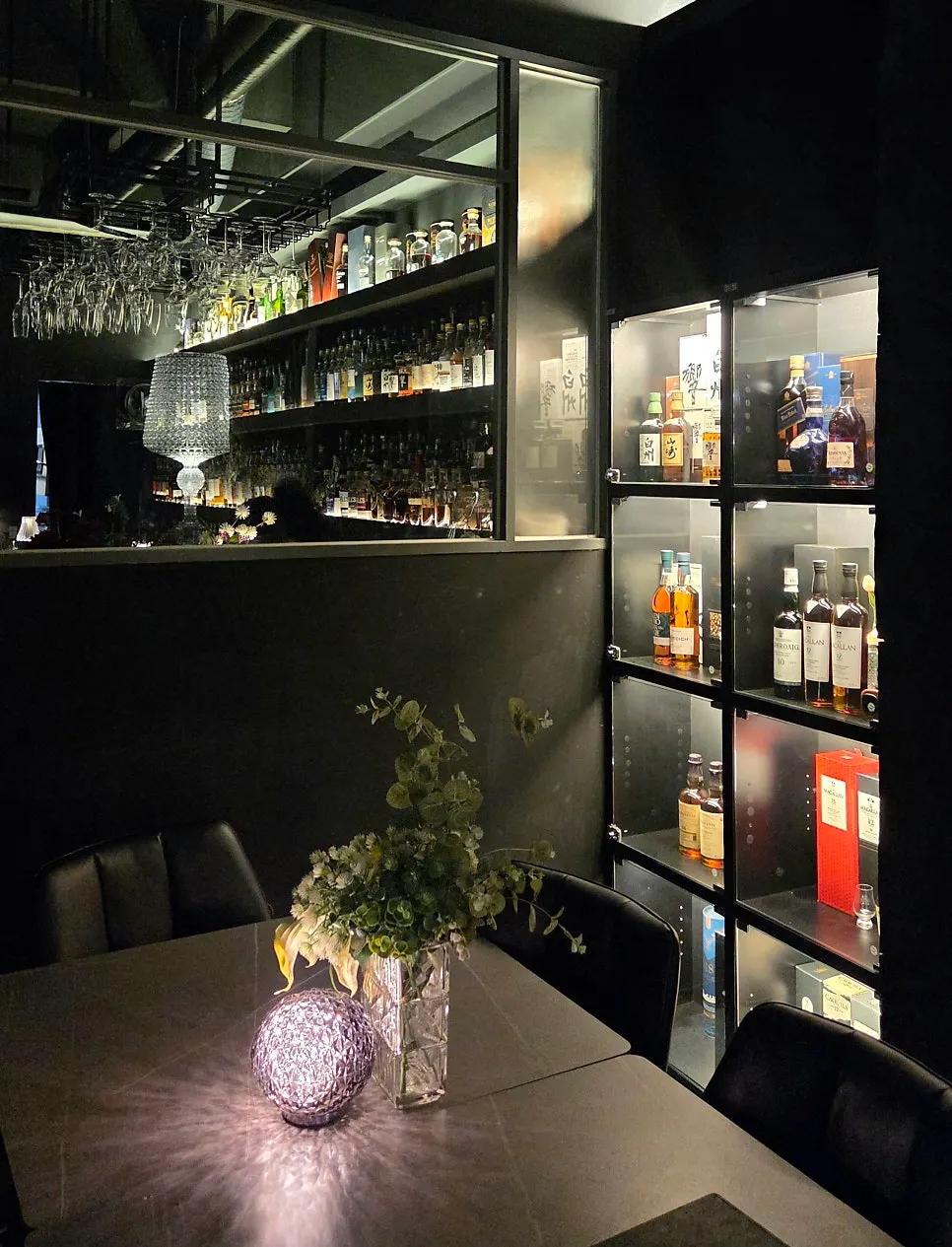 Private room table area