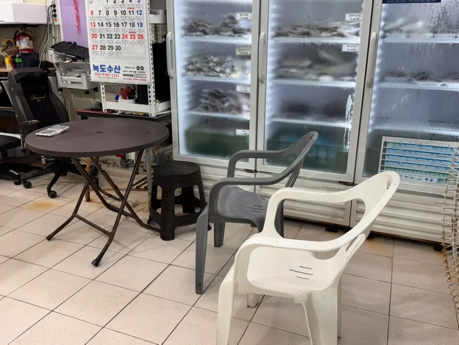 Sashimi being prepared at the inner work counter