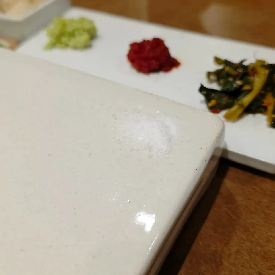 Himalayan rock salt ground fresh at the table