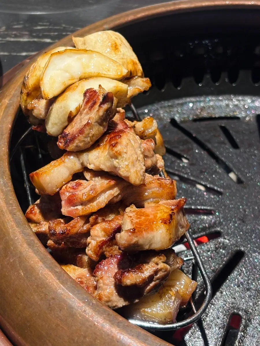 No table charge for Jeju black pork 600g near Nonhyeon Station, Deo Bareun Butcher Restaurant
