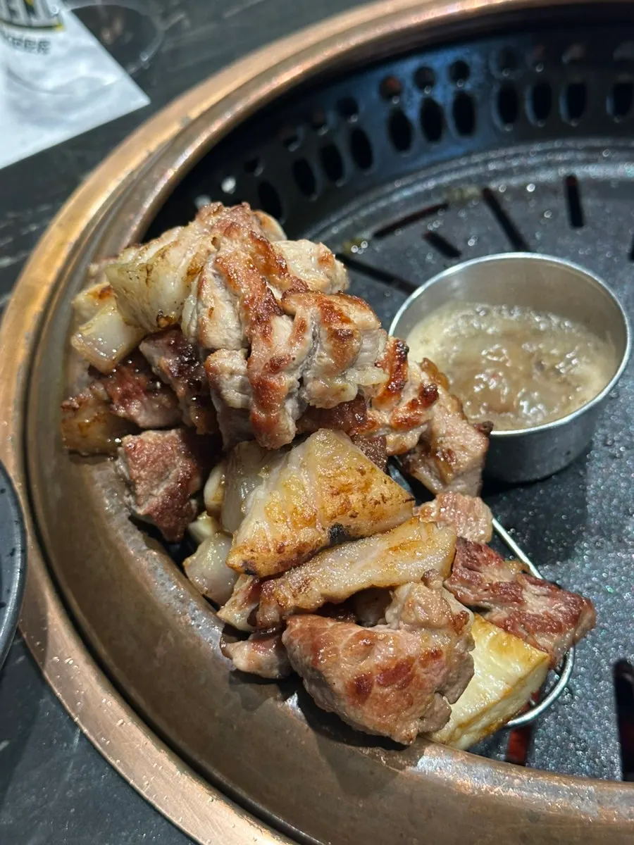 Grilled pork jowl and five-layer pork belly