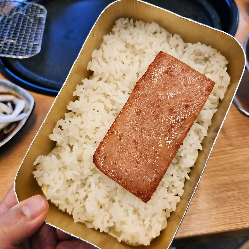 Spam rice topped with thick-cut Spam