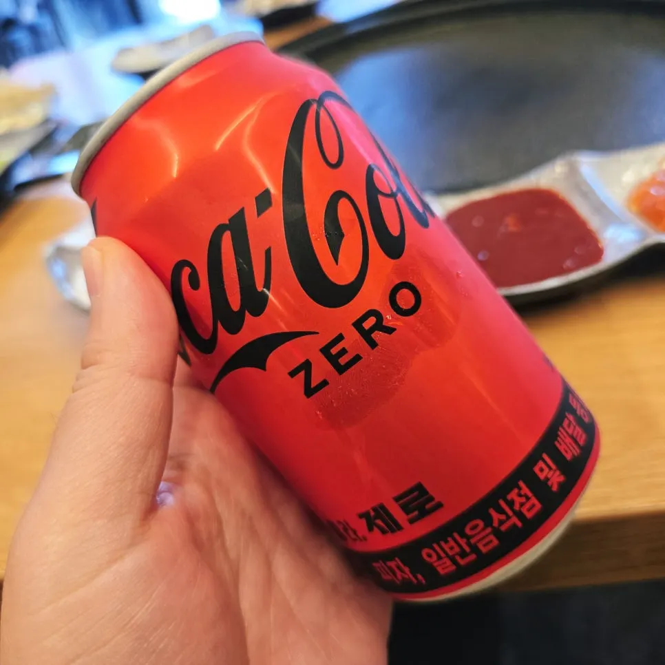 Zero-sugar cola to finish the meal