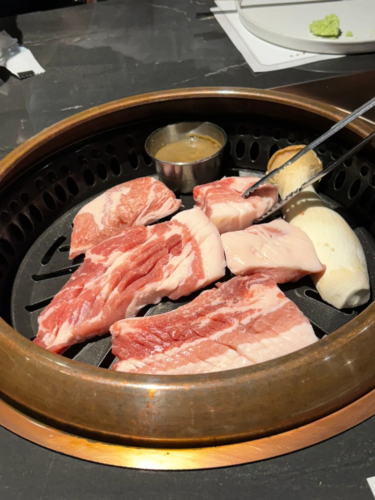 Plate of scored Jeju black pork, 600g portion