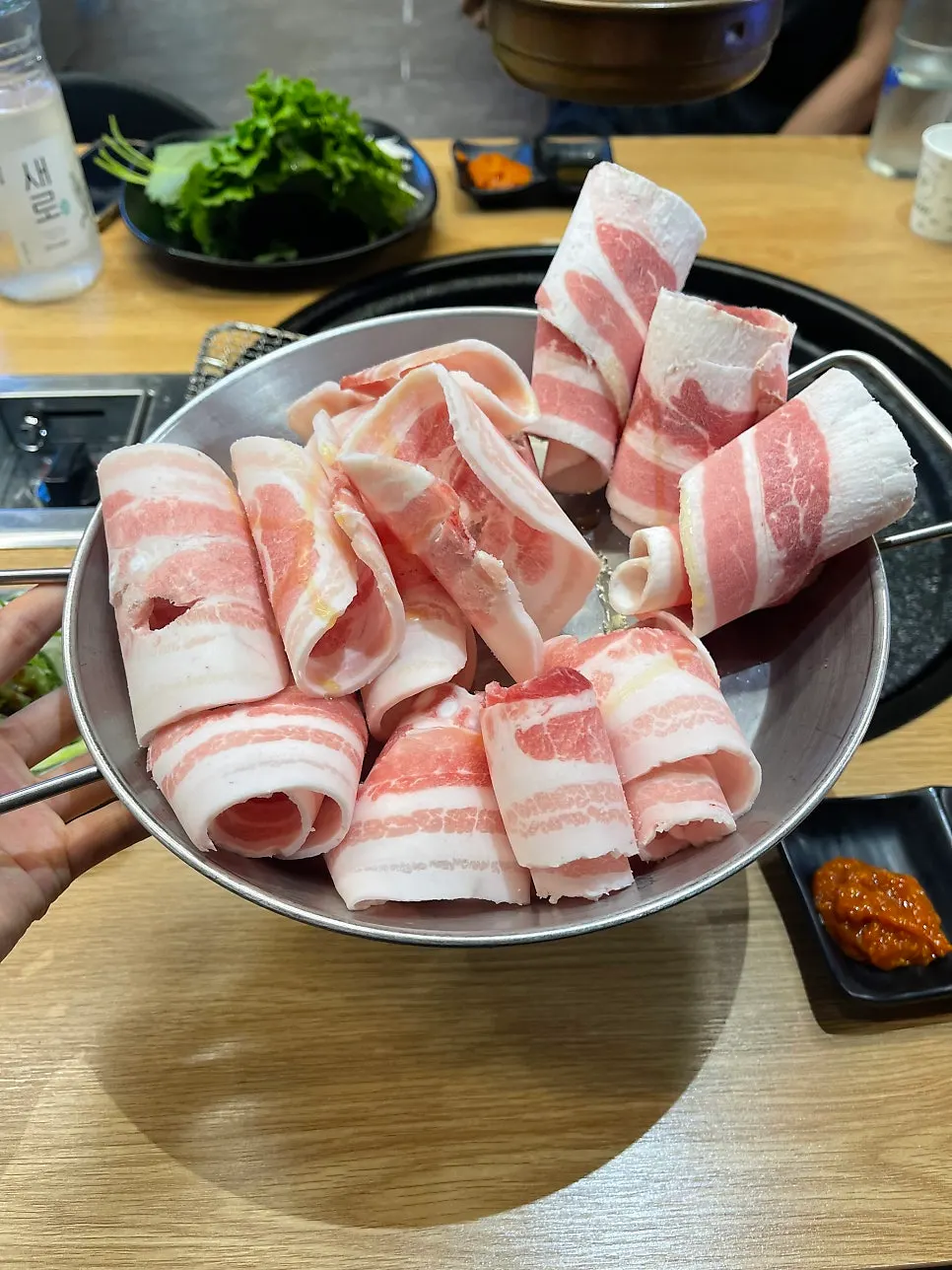 불판 위에서 익어가는 대패고기