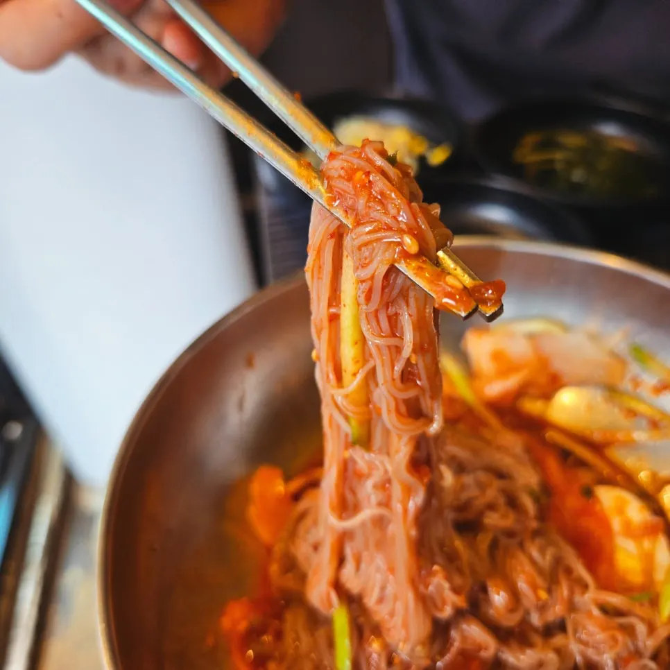 A mixed bowl of bibim naengmyeon
