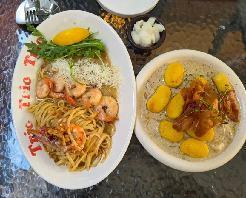 Table setting at Pasta Trio