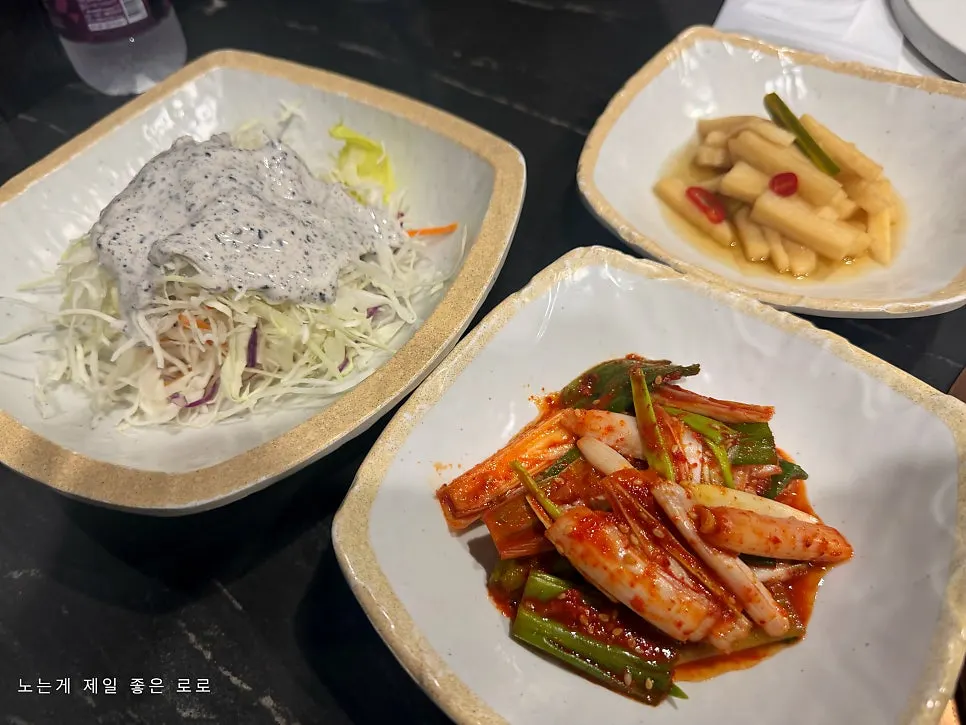 2인룸 한상차림이 세팅된 모습