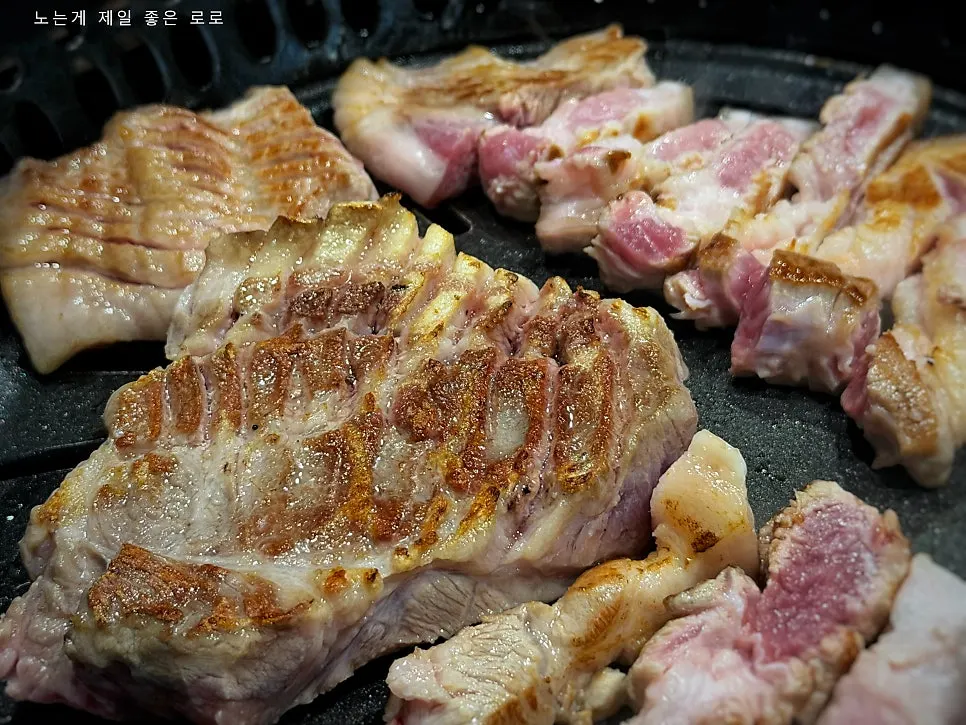 칼집 낸 제주흑돼지 모듬한상 생고기