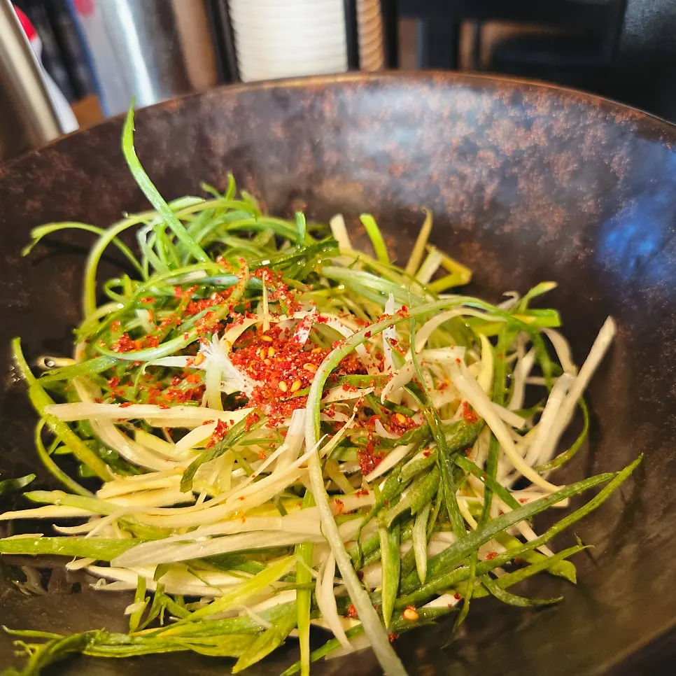 리필해서 먹은 파김치 반찬