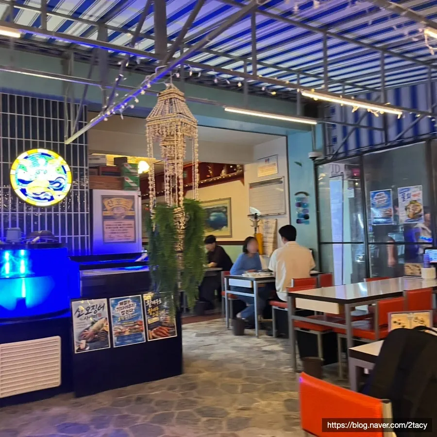 The seafood pocha space at Sanhocho Nonhyeon