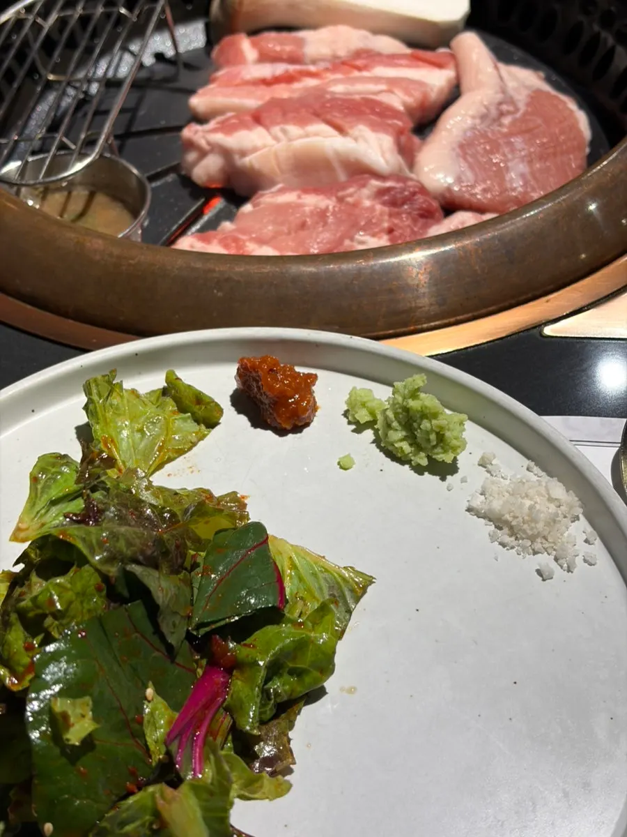Table spread of the Jeju black pork mixed cuts