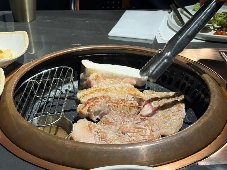 Jeju black pork geungogi on the grill