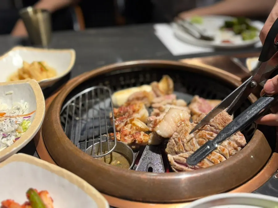 Black pork cut into bite-sized pieces