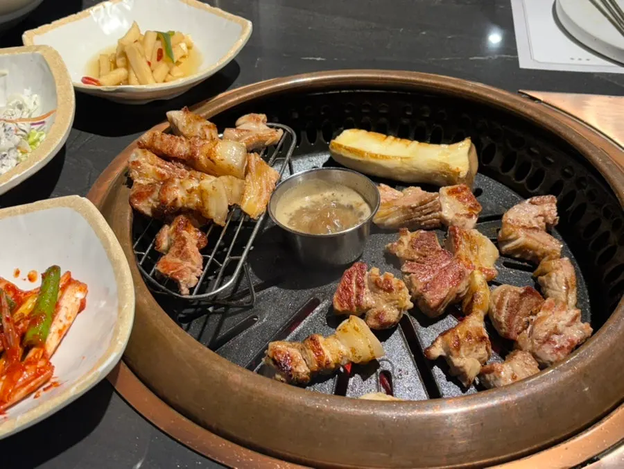 Side dishes of gungchae and myeongi-namul