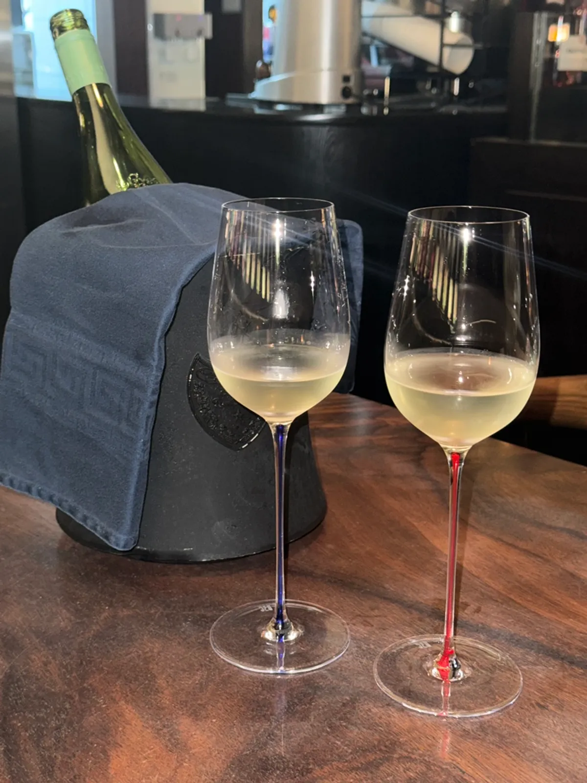 Main photo of Luna Vine, a Nonhyeon-dong wine bar