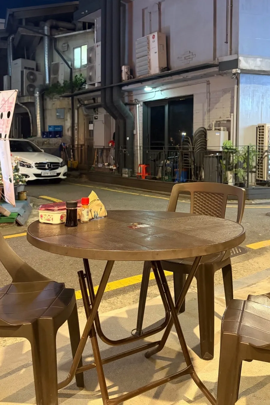 Shunno Oden Nonhyeon with its Japanese alley izakaya feel