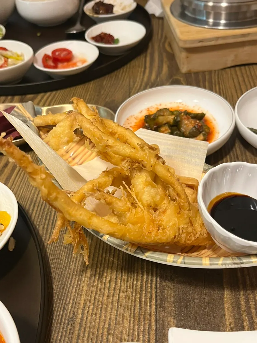 Spicy stir-fried octopus and main courses