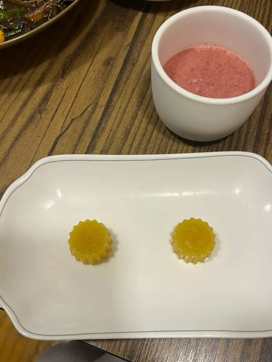 Strawberry juice and yanggaeng dessert