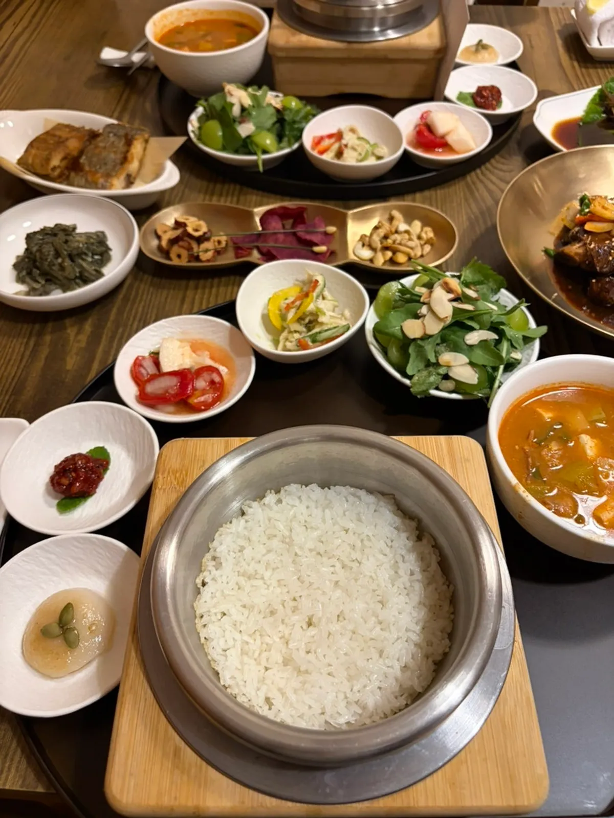 Starter dishes with oil mill perilla oil cold noodles and sweet rice pancakes