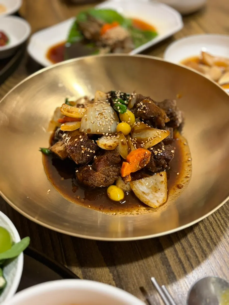 24-hour low-temperature braised beef short ribs