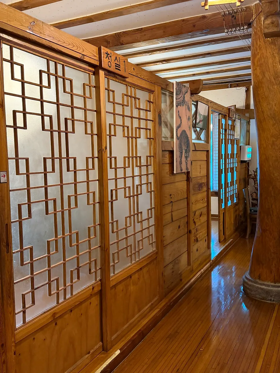 Restaurant interior with several private rooms