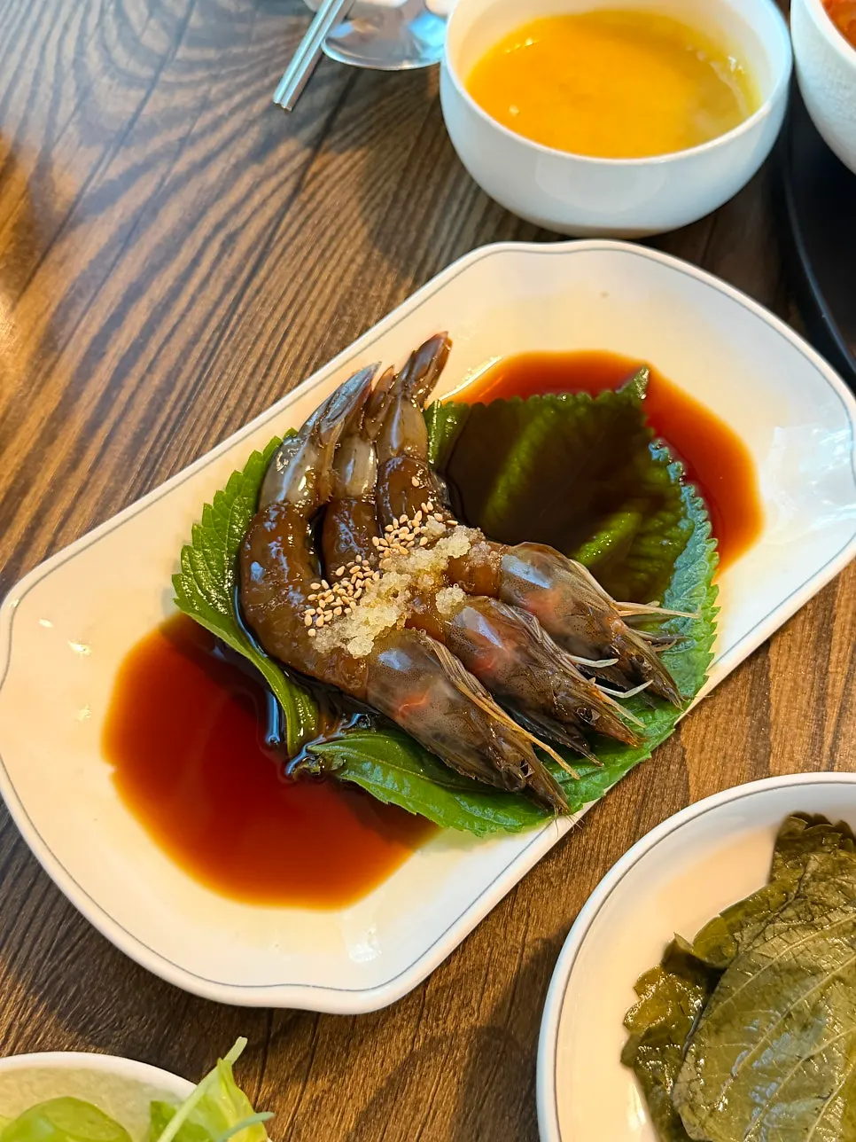 Honey-brushed glutinous-rice bukkumi pancake