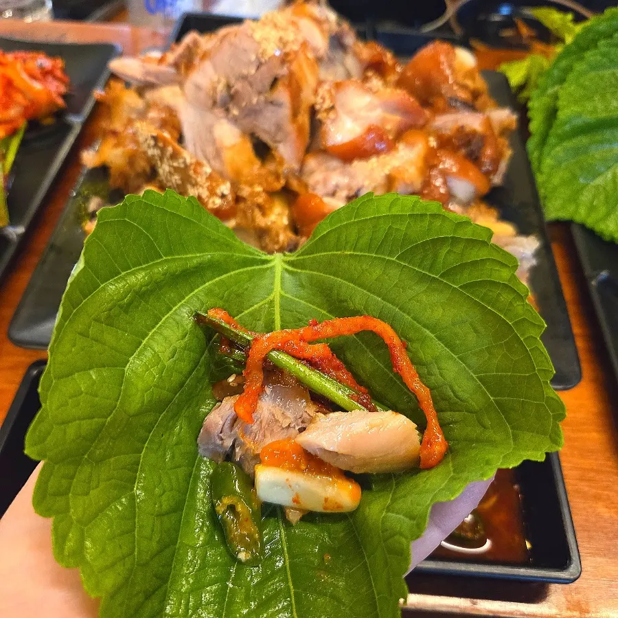깻잎에 싸 먹는 족발 쌈
