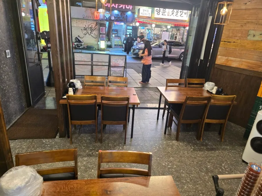 귀한족발 노원점 입구 주변 거리 모습
