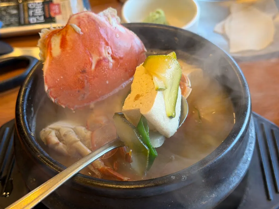 4인 세트에 포함된 꽃게된장찌개