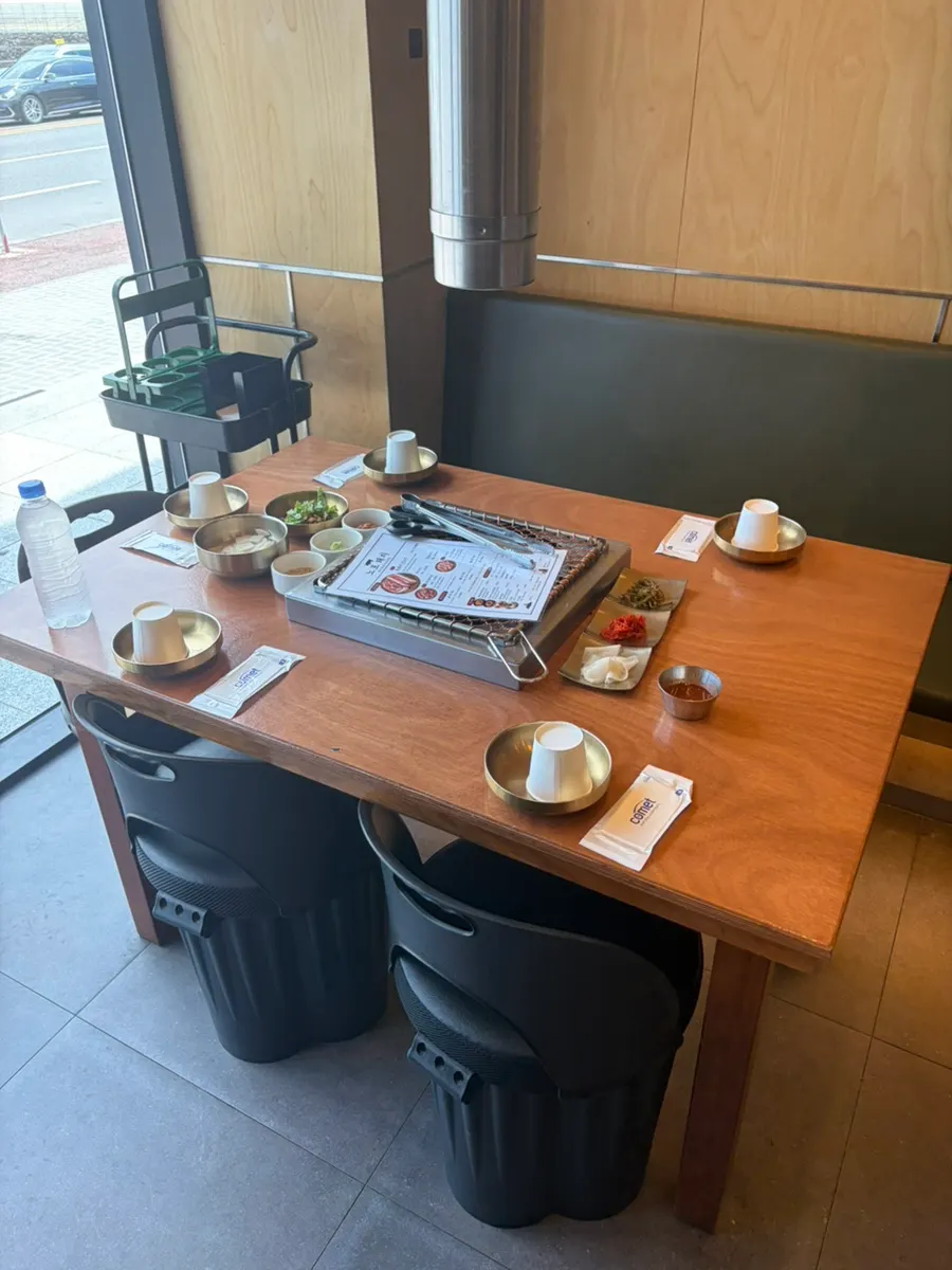 Table already set up in advance after a reservation